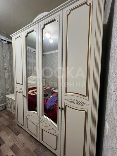 Продается спальный гарнитур