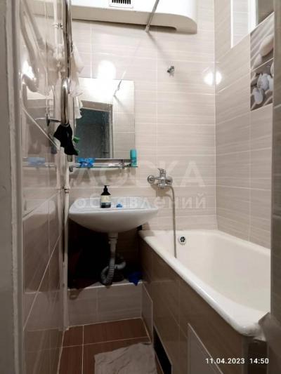 Продаю 2-комнатную квартиру, 48кв. м., этаж - 4/5, 5 микрорайон Карла-Маркса/Донецкая .