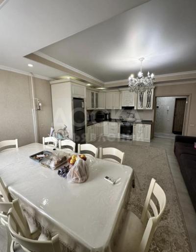 Продаю 3-комнатную квартиру, 80кв. м., этаж - 8/10, Аламедин 1.