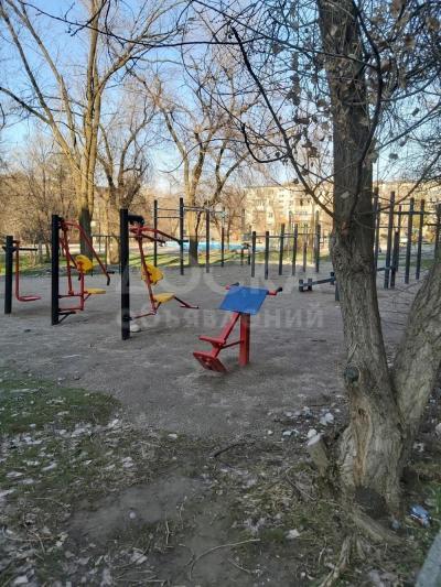 Продаю 2-комнатную квартиру, 48кв. м., этаж - 1/5, 5 микрорайон  .