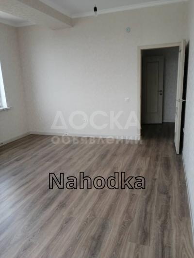 Продаю 1-комнатную квартиру, 47кв. м., этаж - 5/9, район Аламедин-1.