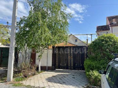 Продаю дом 6-ком. 150кв. м., этаж-2, 4-сот., стена кирпич, трц Ала Арча магестраль \ бакаева.