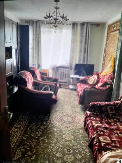 Продаю 3-комнатную квартиру, 62кв. м., этаж - 4/4, в центре г. Балыкчи.