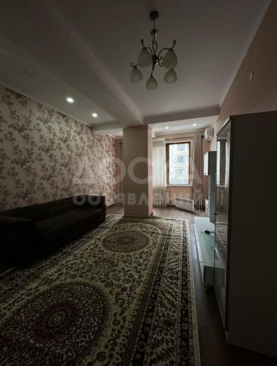 Продаю 1-комнатную квартиру, 57кв. м., этаж - 2/10, Логвиненко\Токомбаева.