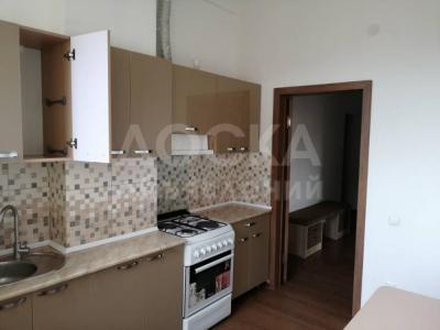 Продаю 2-комнатную квартиру, 65кв. м., этаж - 2/11, Золотой Квадрат .