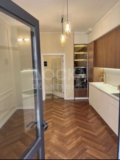 Продаю 1-комнатную квартиру, 42кв. м., этаж - 3/12, Асанбай мкр .