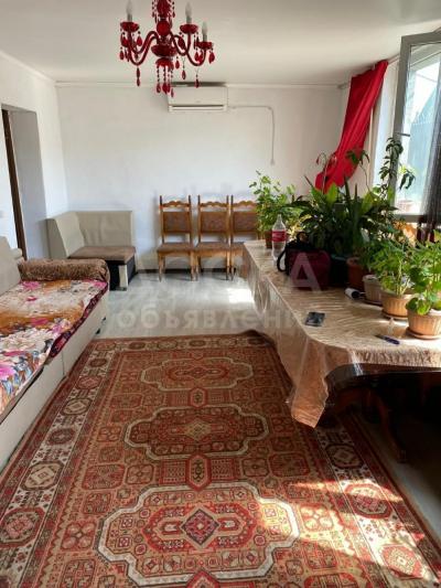 Продаю дом 5-ком. 90кв. м., этаж-1, 4.5-сот., стена кирпич, В центре города.