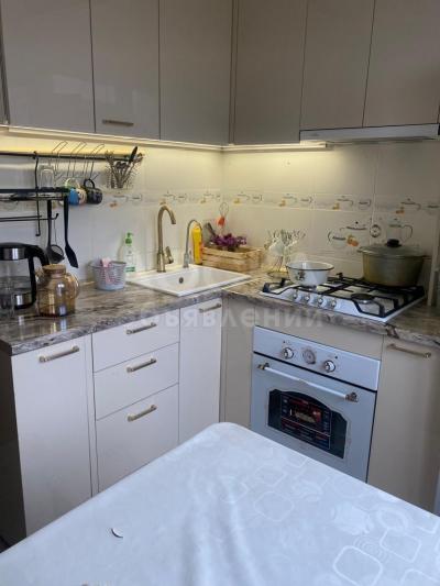 Продаю 3-комнатную квартиру, 58кв. м., этаж - 5/5, 10 МКР .