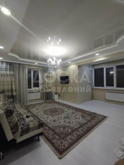 Продаю 2-комнатную квартиру, 89кв. м., этаж - 9/9, Джал.