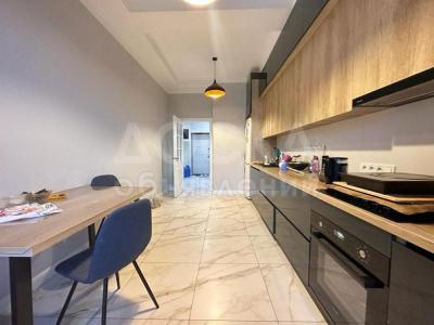 Продаю 2-комнатную квартиру, 77кв. м., этаж - 8/9, Асабай парк.