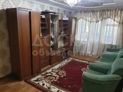 Продаю 3-комнатную квартиру, 58кв. м., этаж - 2/4, 7 мкр.