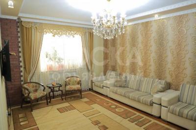 Продаю дом 8-ком. 217кв. м., этаж-3, 8-сот., стена кирпич, АРЧА-БЕШИК.