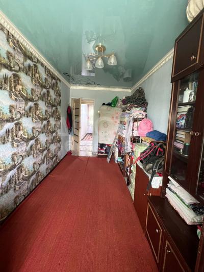 Продаю 3-комнатную квартиру, 56кв. м., этаж - 2/2, Аламедин 1.