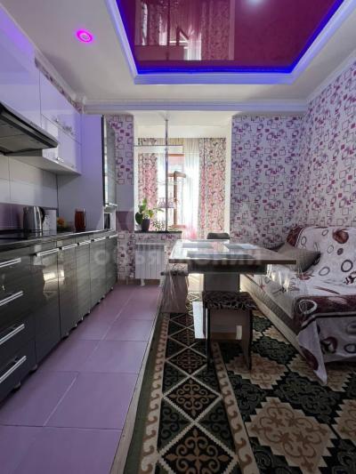 Продаю 2-комнатную квартиру, 78кв. м., этаж - 9/12, Ахунбаева\Абая.