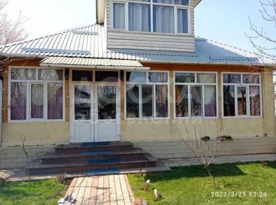 Продаю дом 5-ком. 130м2кв. м., этаж-2, 5,2-сот., стена саман, Ж/м Арча-Бешик, ул. Шералиева.