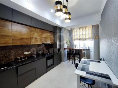 Продаю 3-комнатную квартиру, 112кв. м., этаж - 6/10, Рабочий городок .