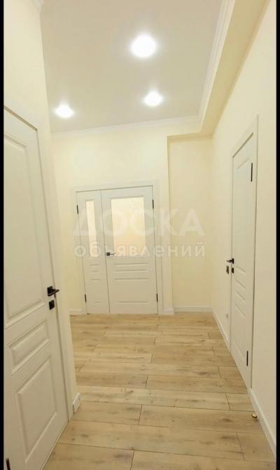 Продаю 2-комнатную квартиру, 74кв. м., этаж - 2/12, ТРЦ Ала Арча.