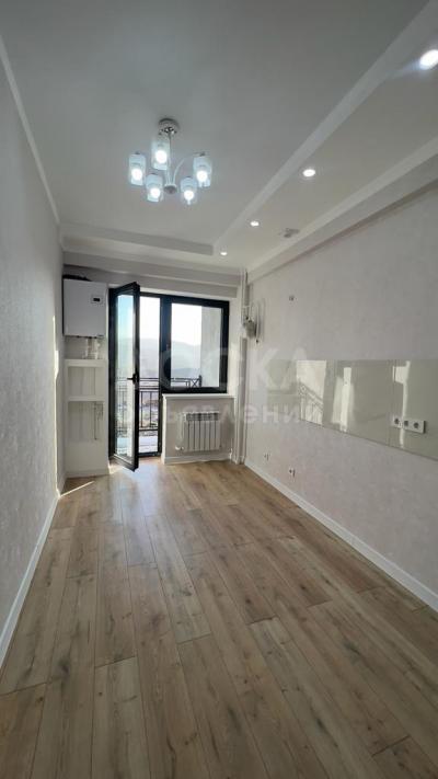 Продаю 1-комнатную квартиру, 53кв. м., этаж - 5/12, Асанбай мкр .