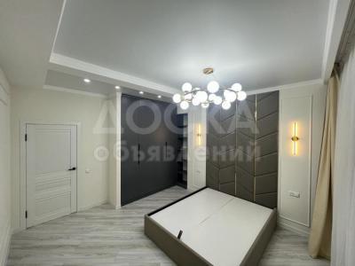 Продаю 2-комнатную квартиру, 68кв. м., этаж - 5/12, Асанбай мкр .