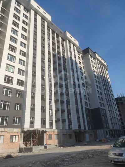 Продаю 3-комнатную квартиру, 99кв. м., этаж - 2/14, Ахунбаева\Тыналиева.