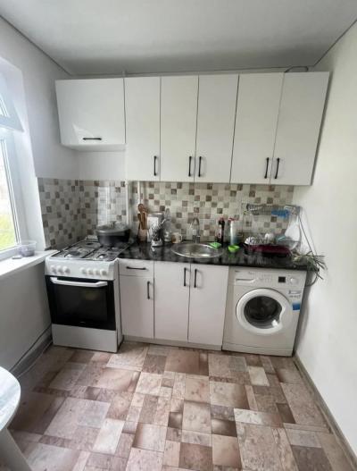 Продаю 3-комнатную квартиру, 58кв. м., этаж - 3/4, 9 мкр .