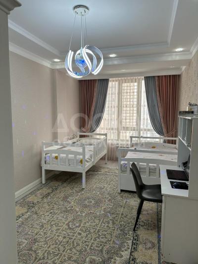 Продаю 3-комнатную квартиру, 103кв. м., этаж - 7/12, Юж Магистраль\Сухэ Батора.