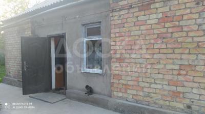 Продаю дом 4-ком. 76кв. м., этаж-1, 4,3-сот., стена кирпич, ул.Тыныстанова .