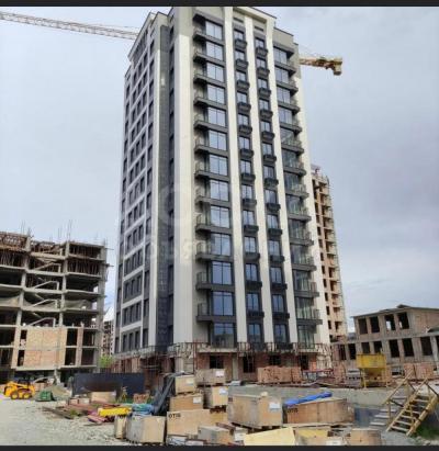 Продаю 3-комнатную квартиру, 130кв. м., этаж - 4/10, Магистраль/Советская.