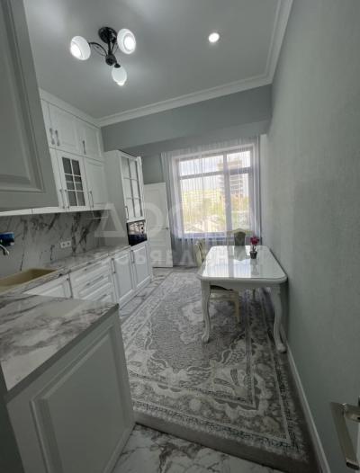 Продаю 2-комнатную квартиру, 74кв. м., этаж - 3/12, Политех.