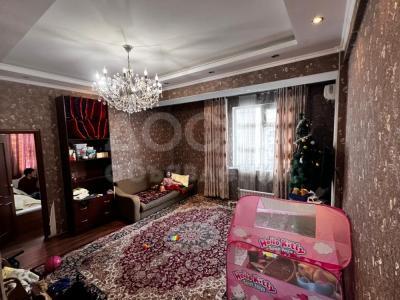 Продаю 2-комнатную квартиру, 60кв. м., этаж - 7/10, ТРЦ Ала Арча.