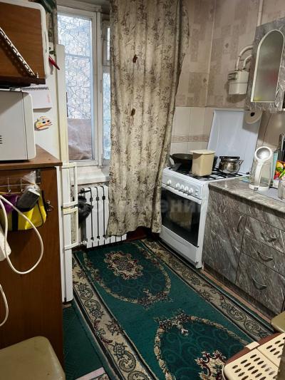 Продаю 2-комнатную квартиру, 43кв. м., этаж - 2/5, 8 мкрн.