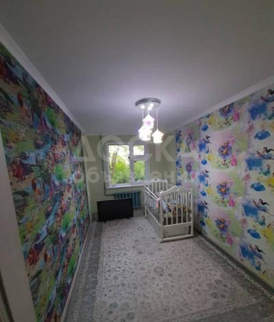 Продаю 3-комнатную квартиру, 58кв. м., этаж - 1/4, ошский рынок.