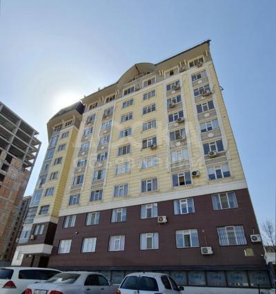 Продаю 2-комнатную квартиру, 62кв. м., этаж - 1/9, ТРЦ Ала Арча.