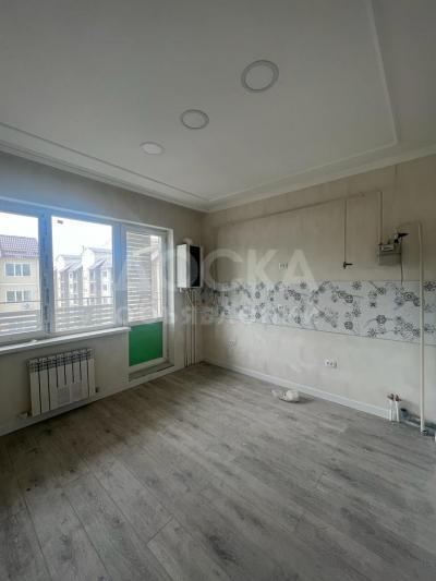 Продаю 1-комнатную квартиру, 46кв. м., этаж - 1/9, ТРЦ Ала Арча.