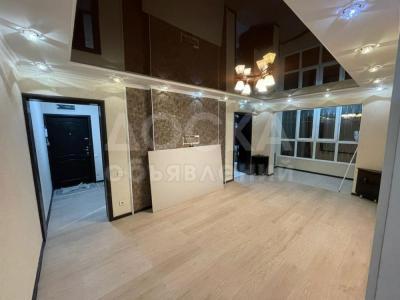 Продаю 3-комнатную квартиру, 52кв. м., этаж - 5/5, Боконбаева-Чокморова.