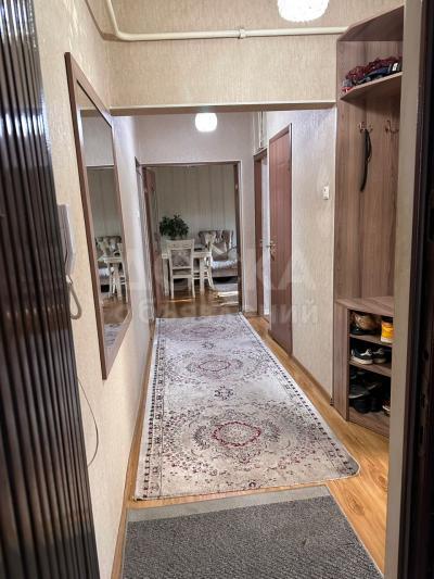 Продаю 4-комнатную квартиру, 73кв. м., этаж - 1/9, Восток-5 .