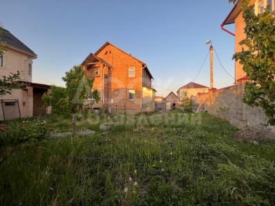 Продаю дом 6-ком. 250кв. м., этаж-2, 9-сот., стена кирпич, Арча-Бешик.