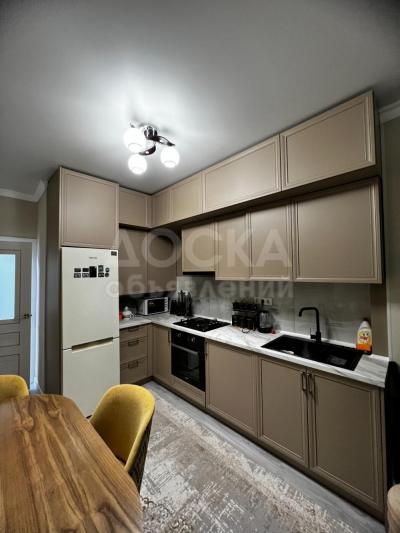 Продаю 2-комнатную квартиру, 64кв. м., этаж - 6/10, Айни/ Левоневкий.