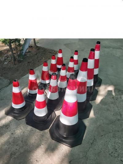 Продаю дорожные конусы и декоративные стойки