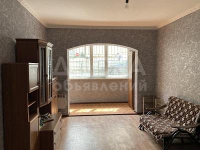 Продаю 1-комнатную квартиру, 45кв. м., этаж - 1/9, Улан-2.