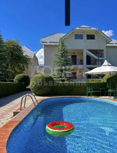 Продаю пансионат под бизнес на Иссык Куле напротив Авроры