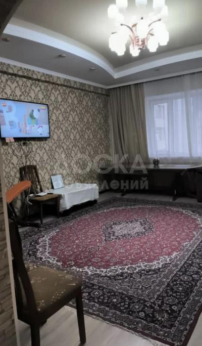 Продаю 3-комнатную квартиру, 120кв. м., этаж - 9/12, тихий центр.