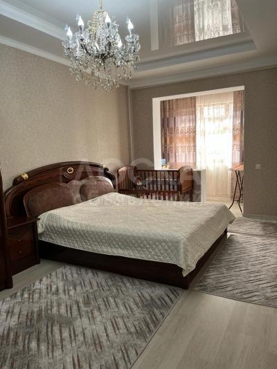 Продаю 3-комнатную квартиру, 110кв. м., этаж - 1/9, Джал.