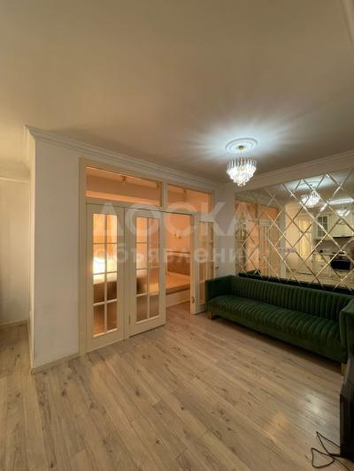 Продаю 1-комнатную квартиру, 46кв. м., этаж - 1/9, Юж Магистраль\Сухэ Батора.