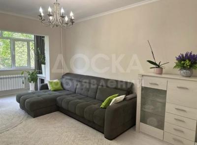 Продаю 4-комнатную квартиру, 99кв. м., этаж - 2/5, 5 мкр.