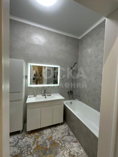 Продаю 2-комнатную квартиру, 84кв. м., этаж - 8/13, Юж Магистраль\Куттубаева.