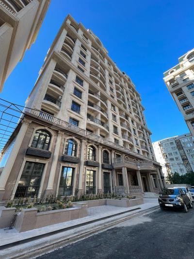 Продаю 4-комнатную квартиру, 180кв. м., этаж - 13/14, Юж Магистраль\Чынгыз Айтматов.