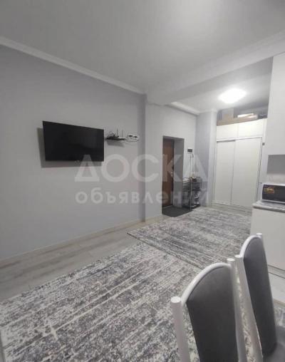 Продаю 2-комнатную квартиру, 50кв. м., этаж - 2/10, Азия Молл район.