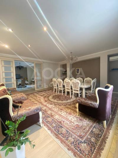 Продаю 4-комнатную квартиру, 227кв. м., этаж - 7/9, Абдумомунова.