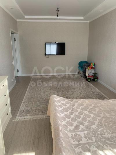 Продаю 1-комнатную квартиру, 46кв. м., этаж - 1/9, Юж Магистраль\Токтоналиева.